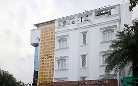 Brownstar Boutique Hotel